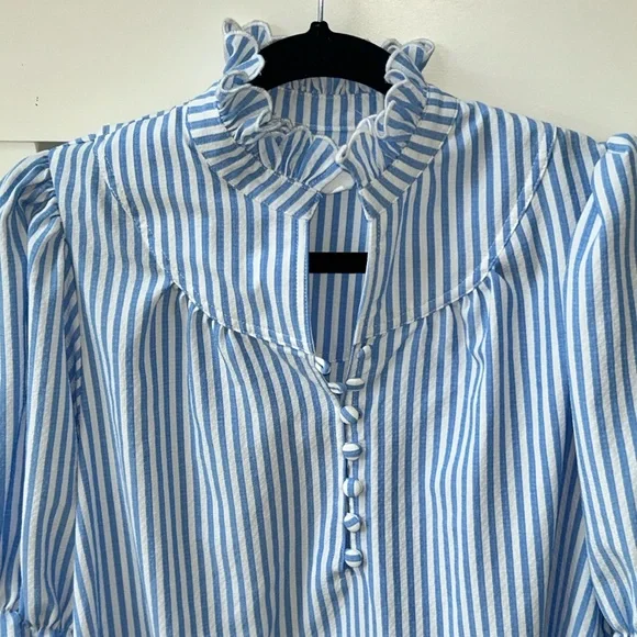 Tuckernuck Pomander Place Flirty Blue Stripe Selena Blouse Still sold on site! M - Picture 9 of 13